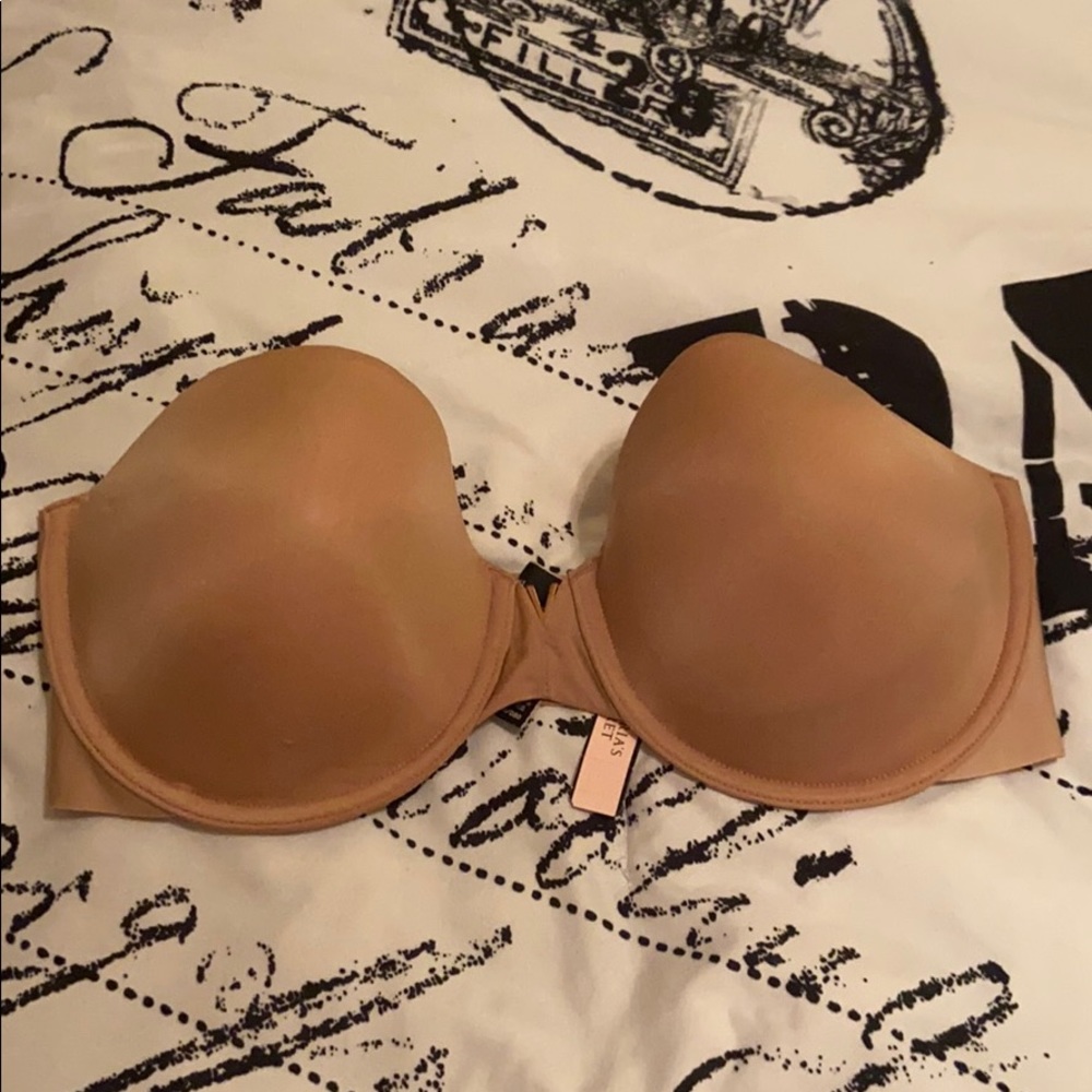 🛑 SOLD 🛑 Sexy Illusions Strapless Bra